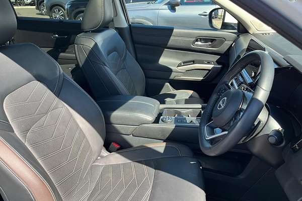 2024 Nissan Pathfinder Ti-L R53