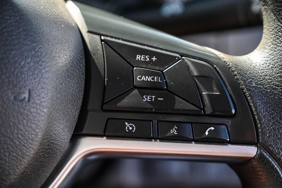 2021 Nissan Navara SL D23 Rear Wheel Drive