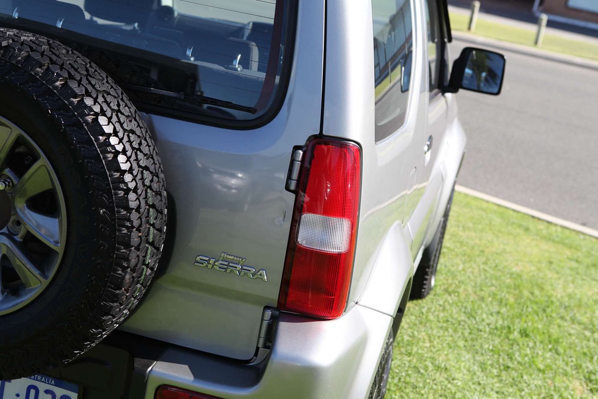 2016 Suzuki Jimny Sierra SN413 T6