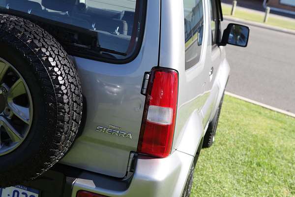 2016 Suzuki Jimny Sierra SN413 T6