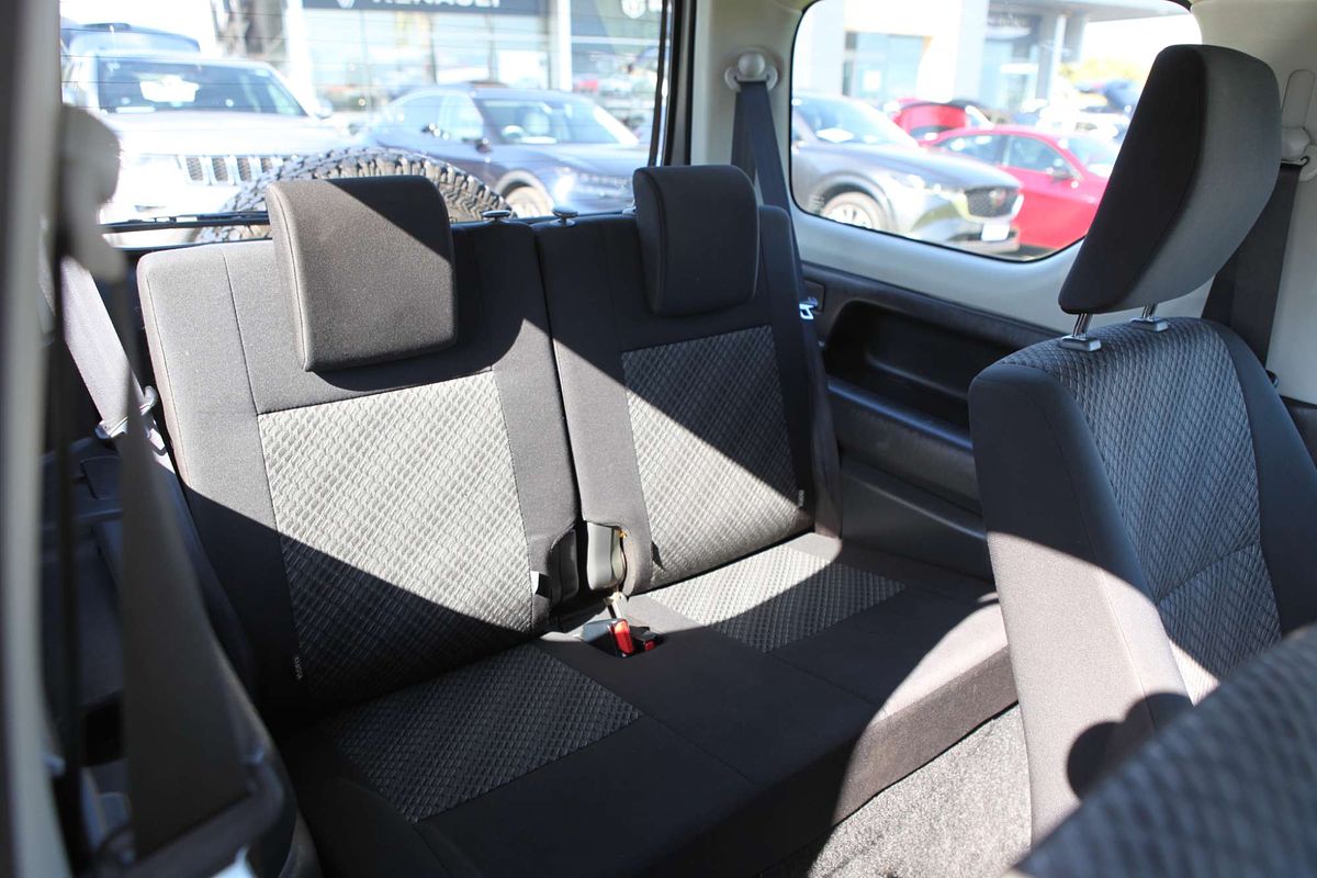 2016 Suzuki Jimny Sierra SN413 T6