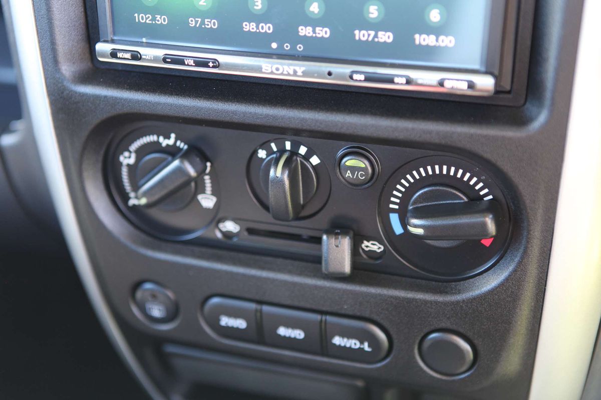 2016 Suzuki Jimny Sierra SN413 T6