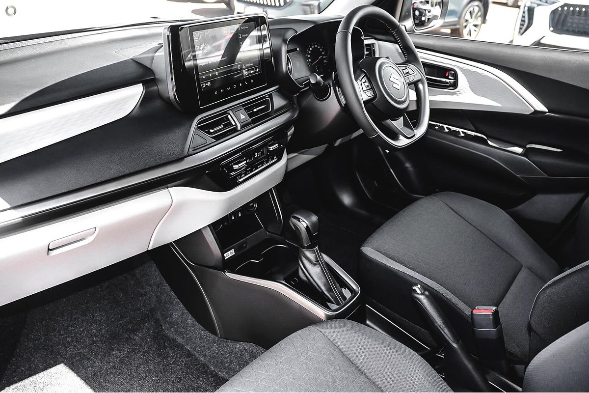 2024 Suzuki Swift Hybrid GLX UZ