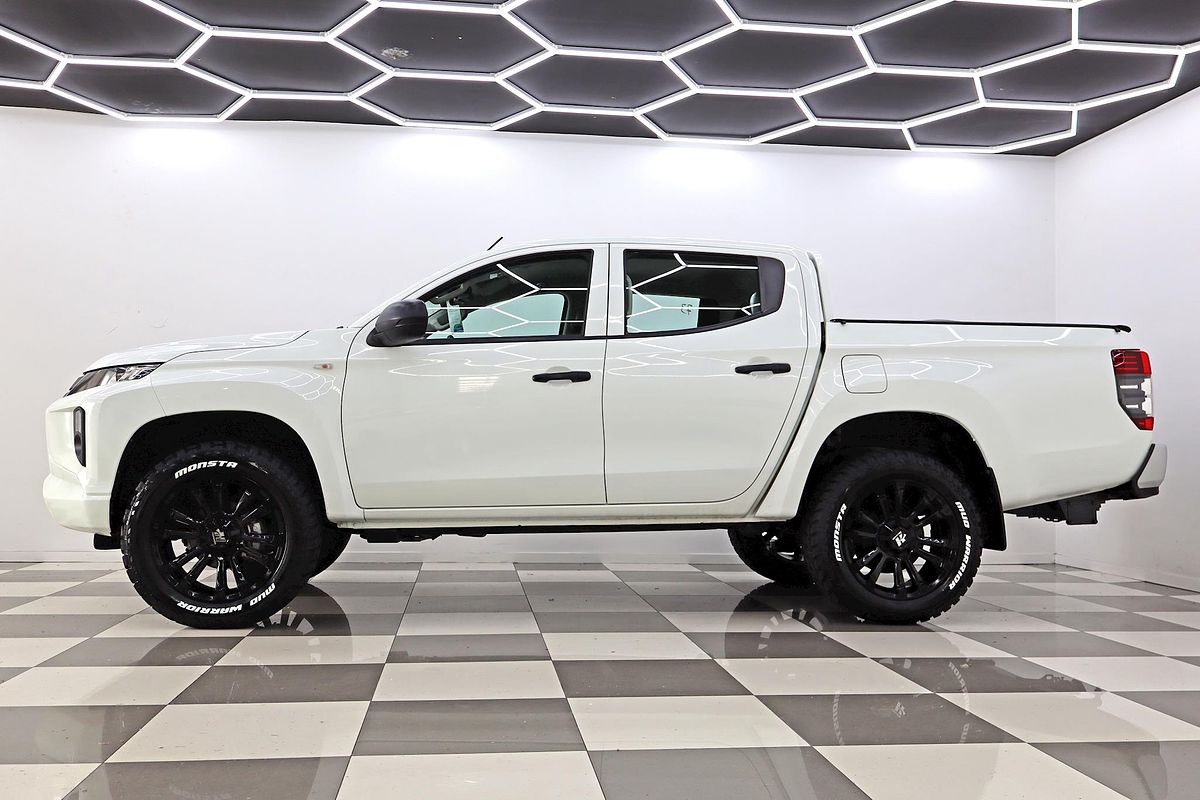 2020 Mitsubishi Triton GLX ADAS MR 4X4