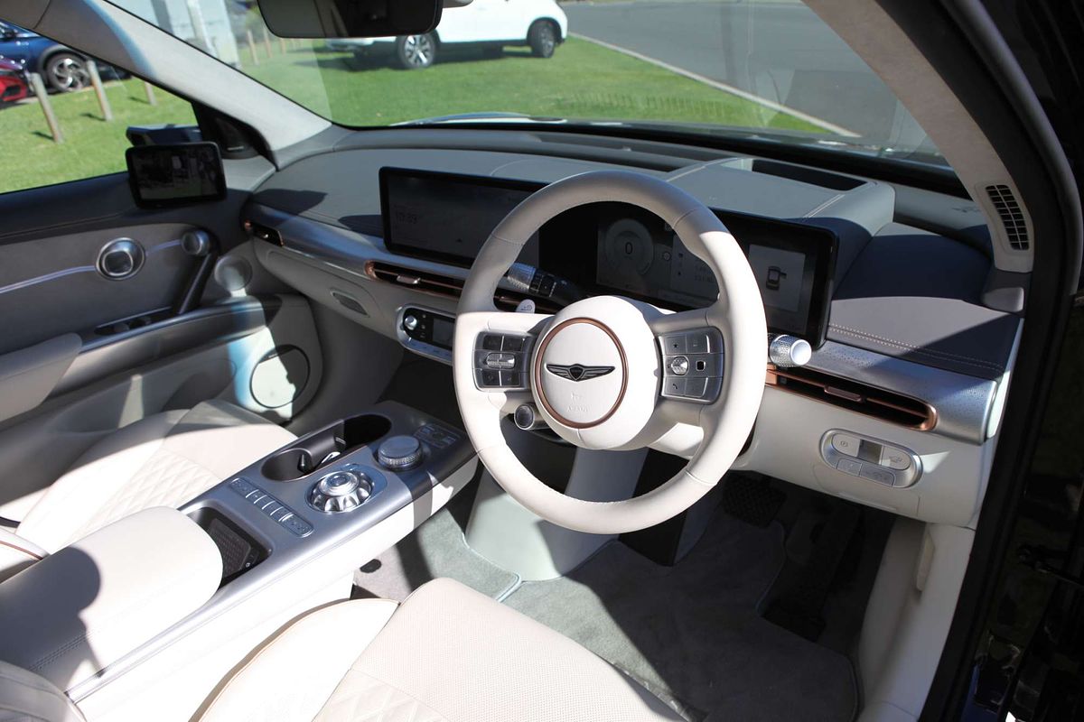 2023 Genesis GV60 AWD JW.V2