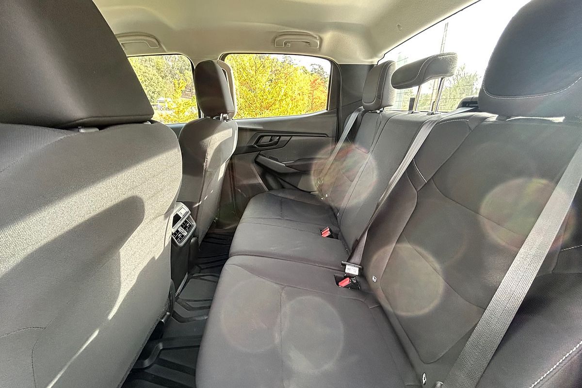 2024 Isuzu D-MAX SX High Ride Rear Wheel Drive