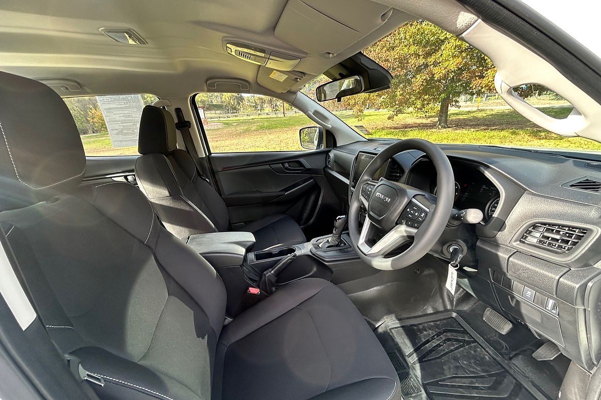 2024 Isuzu D-MAX SX High Ride Rear Wheel Drive