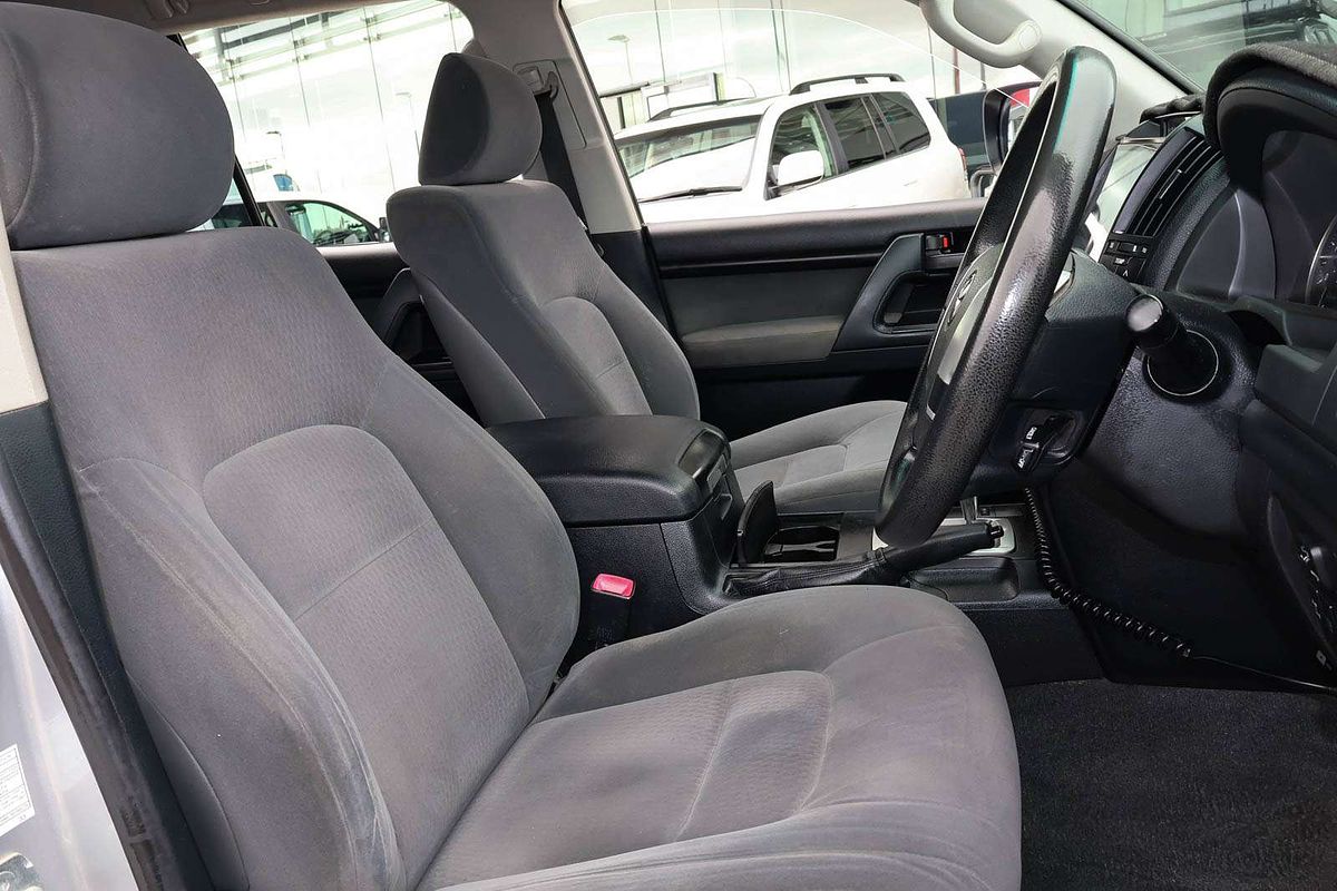 2012 Toyota Landcruiser GXL VDJ200R