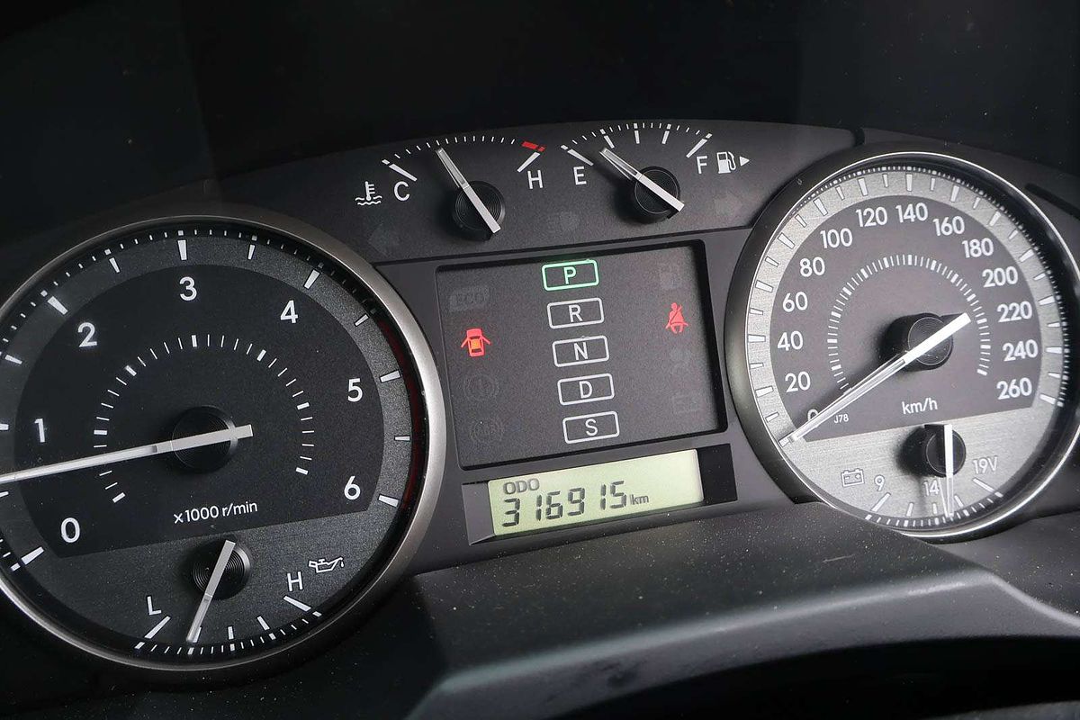 2012 Toyota Landcruiser GXL VDJ200R