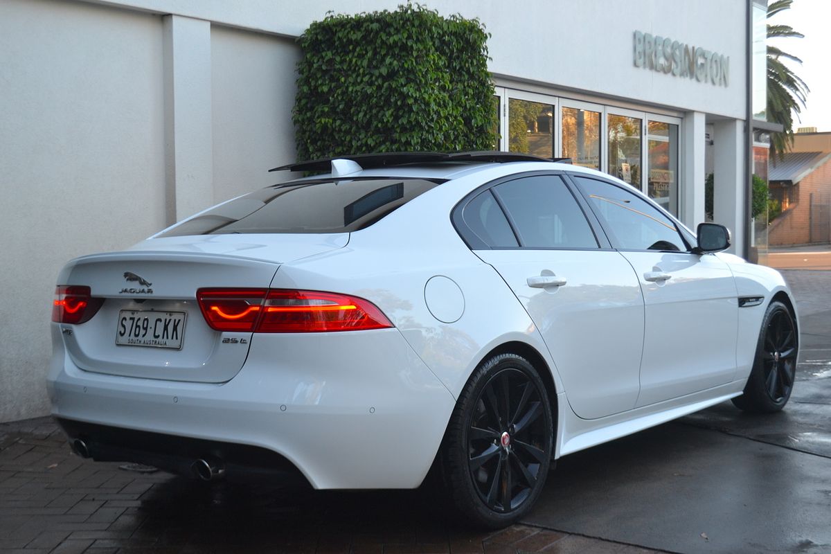 2017 Jaguar XE 25t R-Sport X760