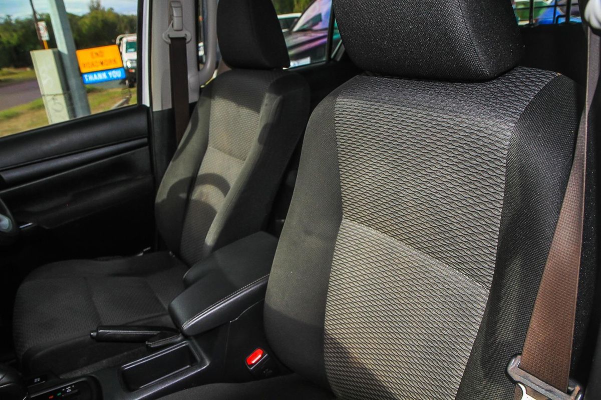 2019 Toyota Hilux Workmate GUN125R 4X4