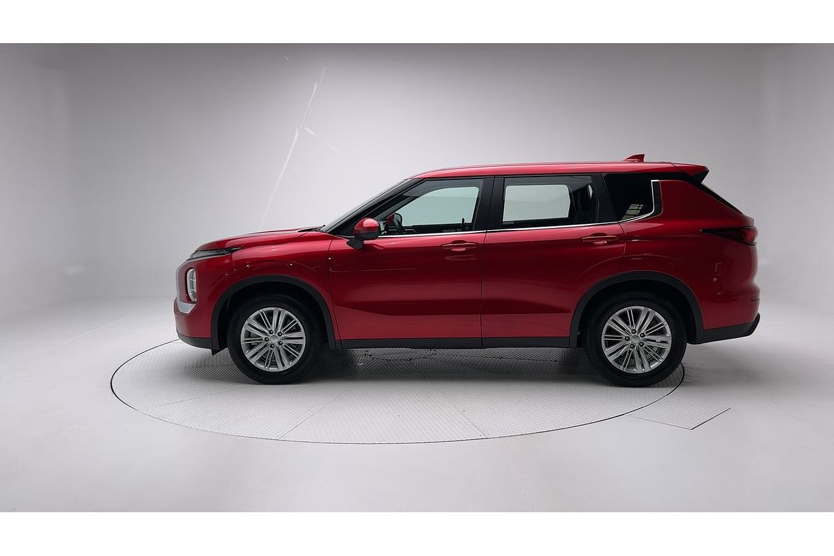 2023 Mitsubishi Outlander ES ZM