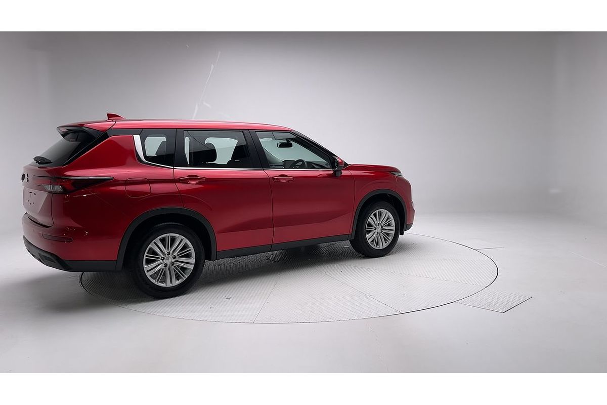 2023 Mitsubishi Outlander ES ZM