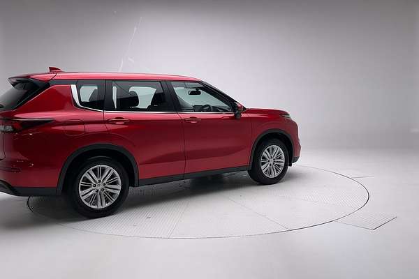 2023 Mitsubishi Outlander ES ZM