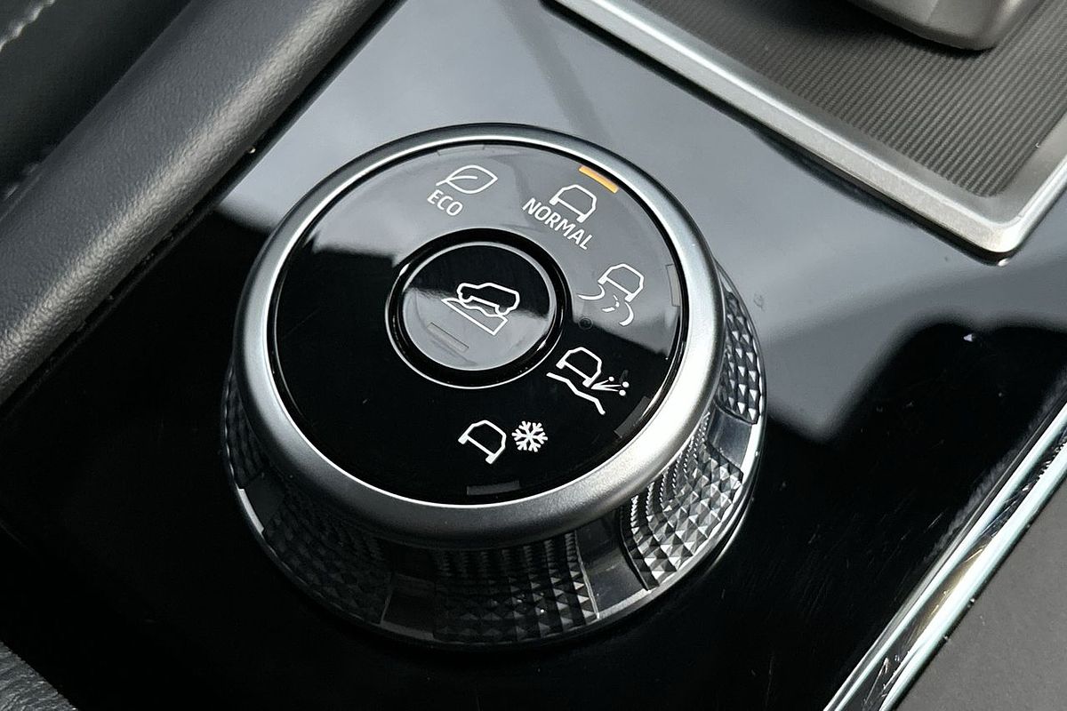 2023 Mitsubishi Outlander ES ZM