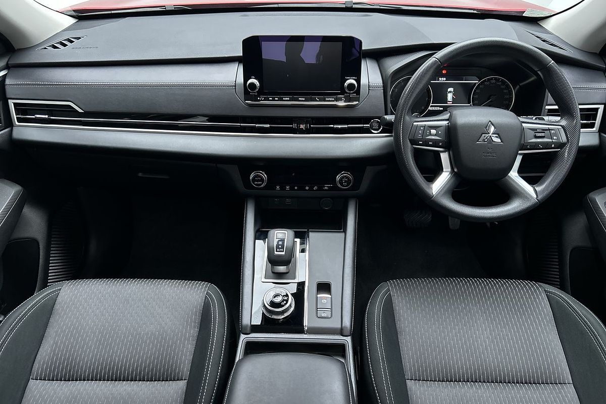 2023 Mitsubishi Outlander ES ZM