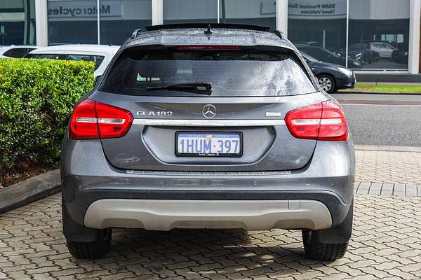2015 Mercedes-Benz GLA-Class GLA180 X156