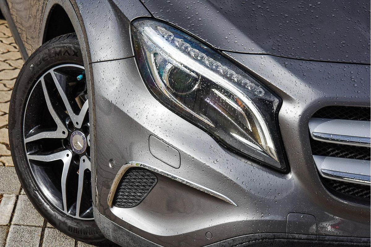 2015 Mercedes-Benz GLA-Class GLA180 X156