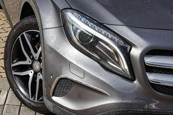 2015 Mercedes-Benz GLA-Class GLA180 X156