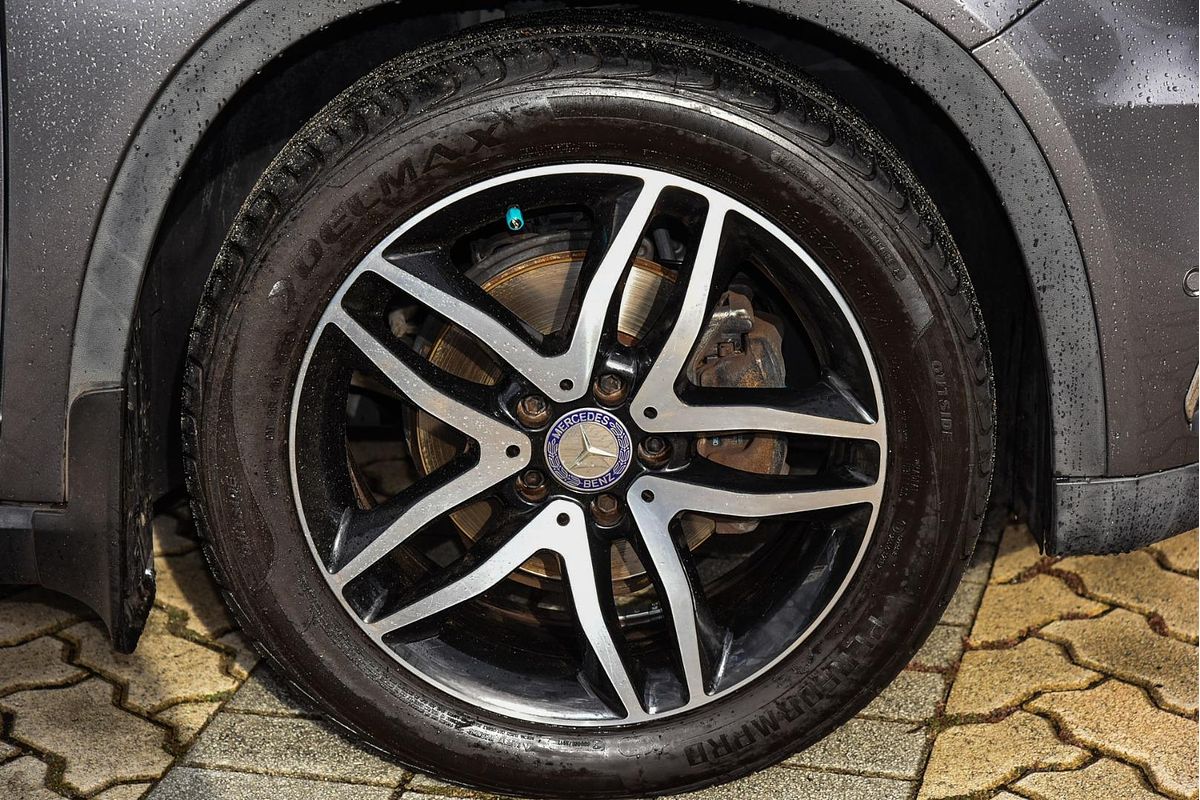 2015 Mercedes-Benz GLA-Class GLA180 X156