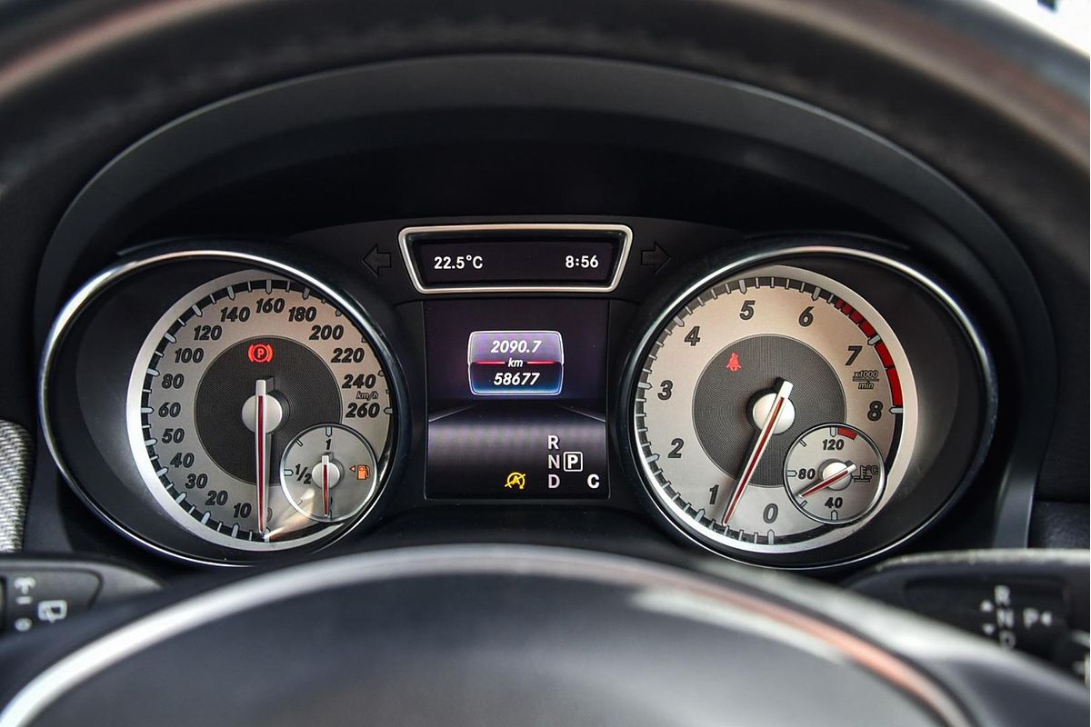 2015 Mercedes-Benz GLA-Class GLA180 X156