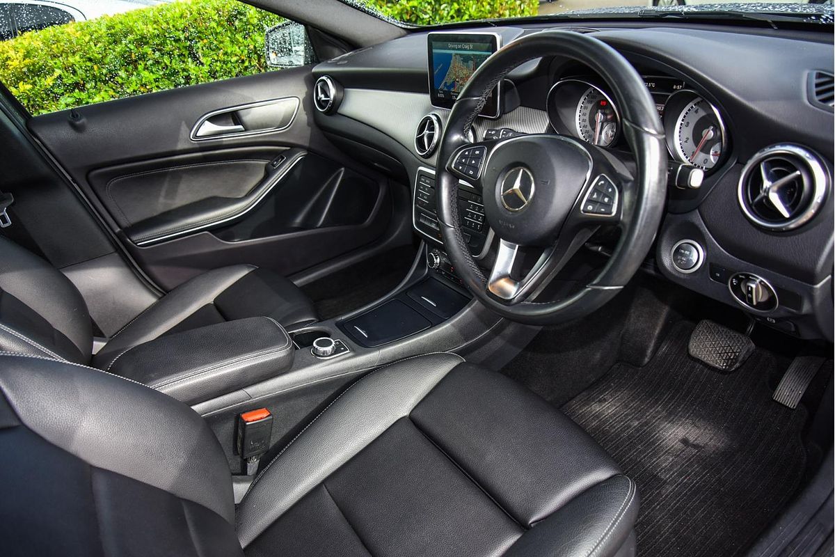 2015 Mercedes-Benz GLA-Class GLA180 X156