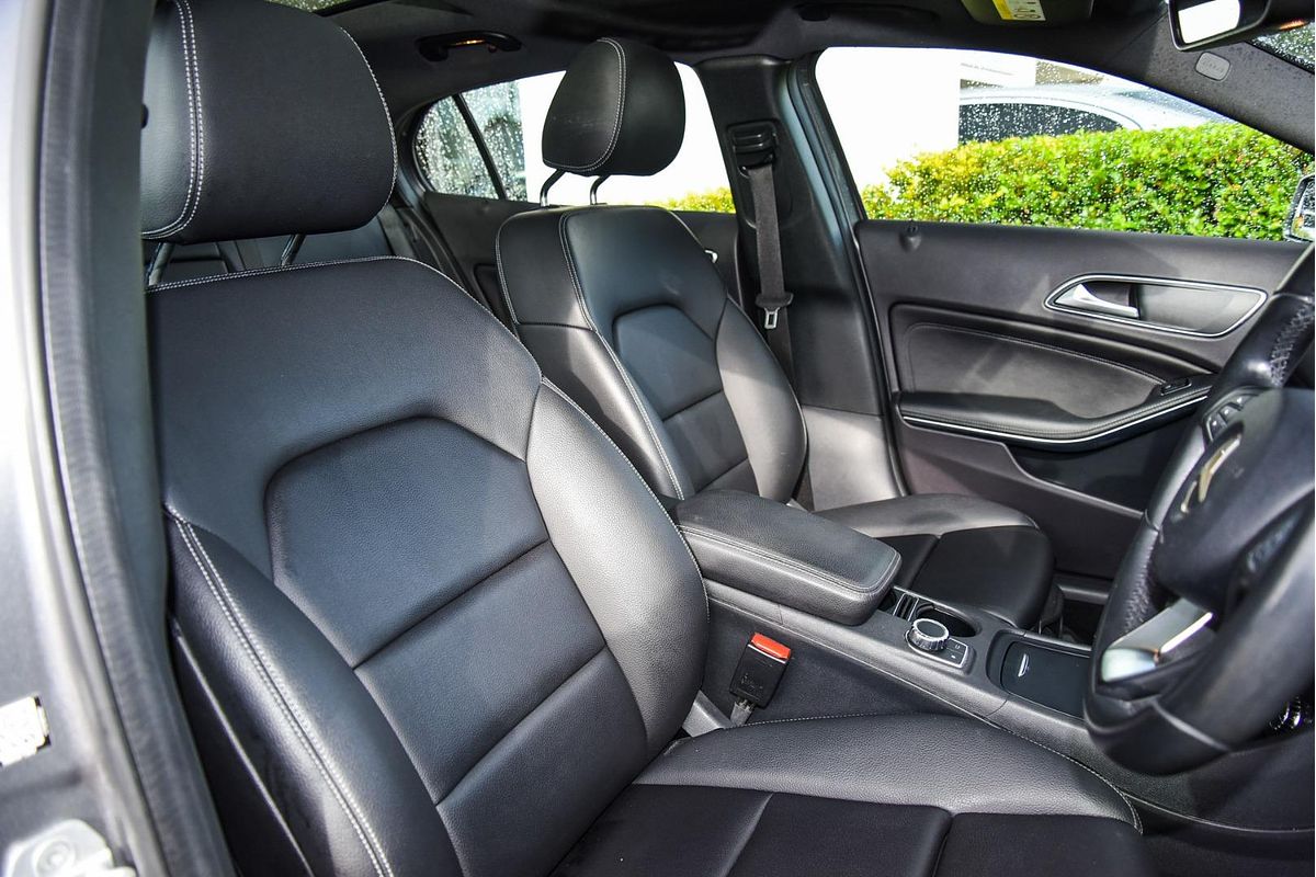 2015 Mercedes-Benz GLA-Class GLA180 X156