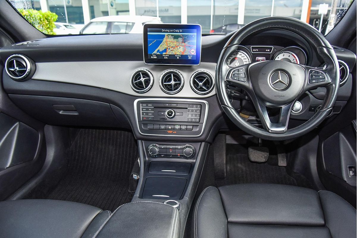 2015 Mercedes-Benz GLA-Class GLA180 X156