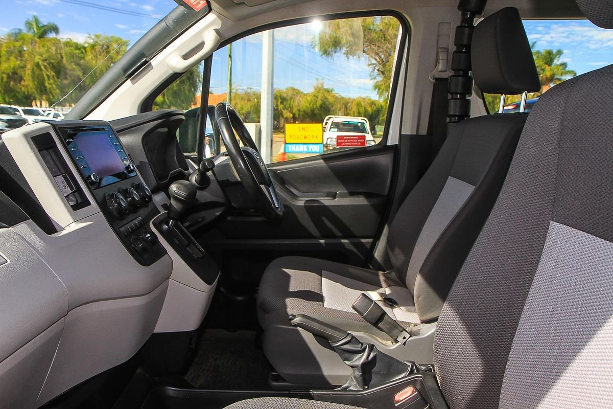2020 Toyota Hiace Commuter GDH322R