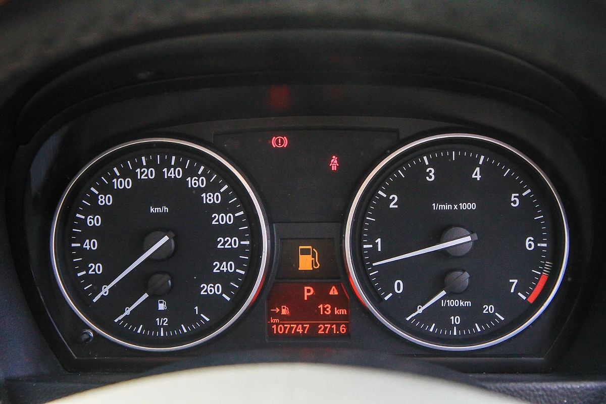 2010 BMW 3 Series 323i E90
