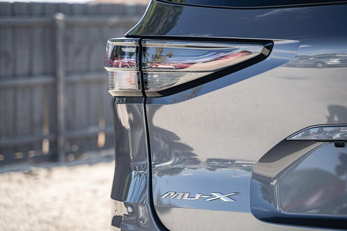 2023 Isuzu MU-X LS-T