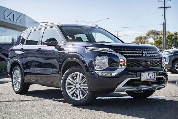 2025 Mitsubishi Outlander LS ZM