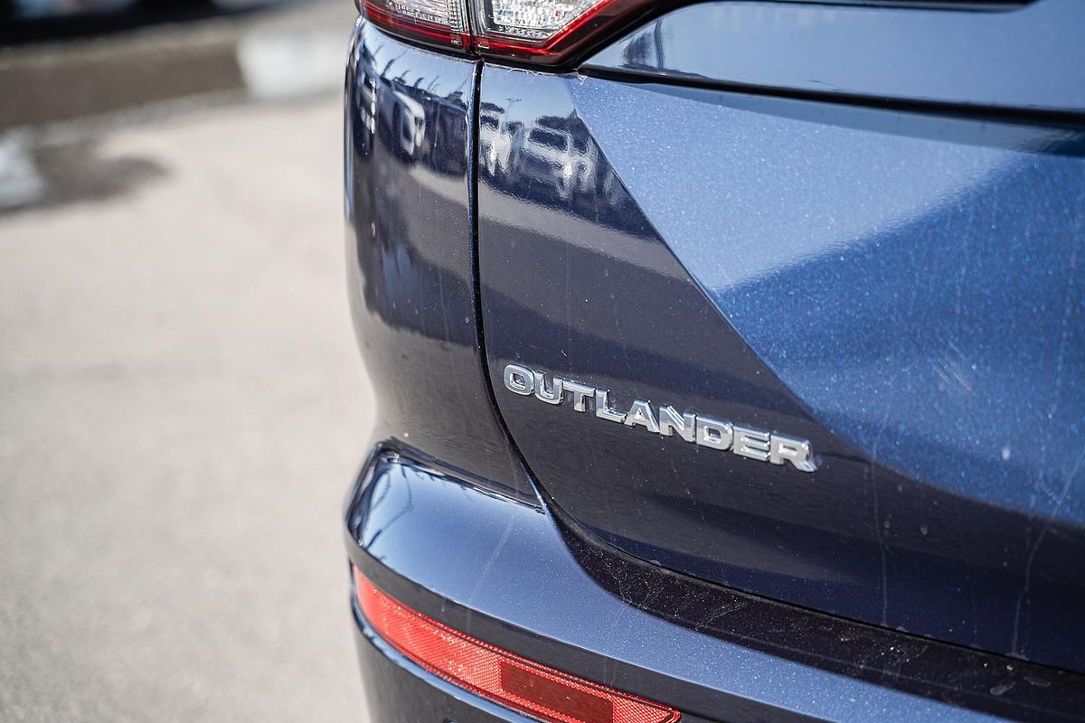 2025 Mitsubishi Outlander LS ZM