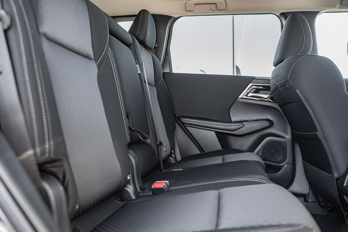 2025 Mitsubishi Outlander LS ZM
