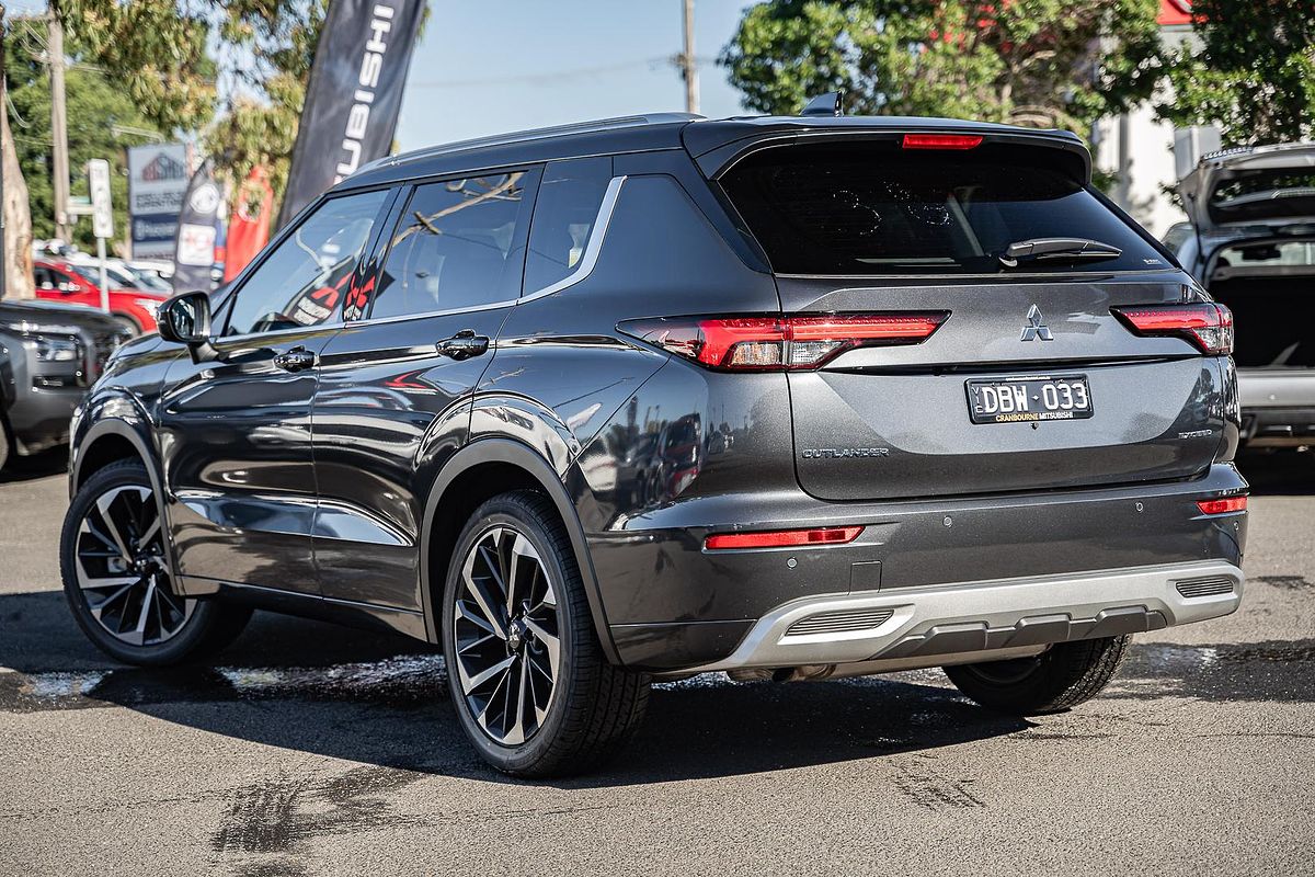 2025 Mitsubishi Outlander Exceed Tourer ZM