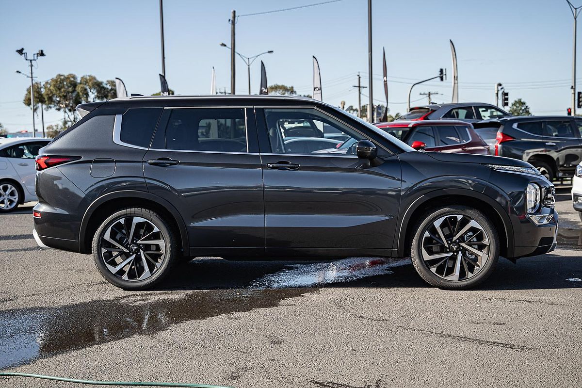 2025 Mitsubishi Outlander Exceed Tourer ZM