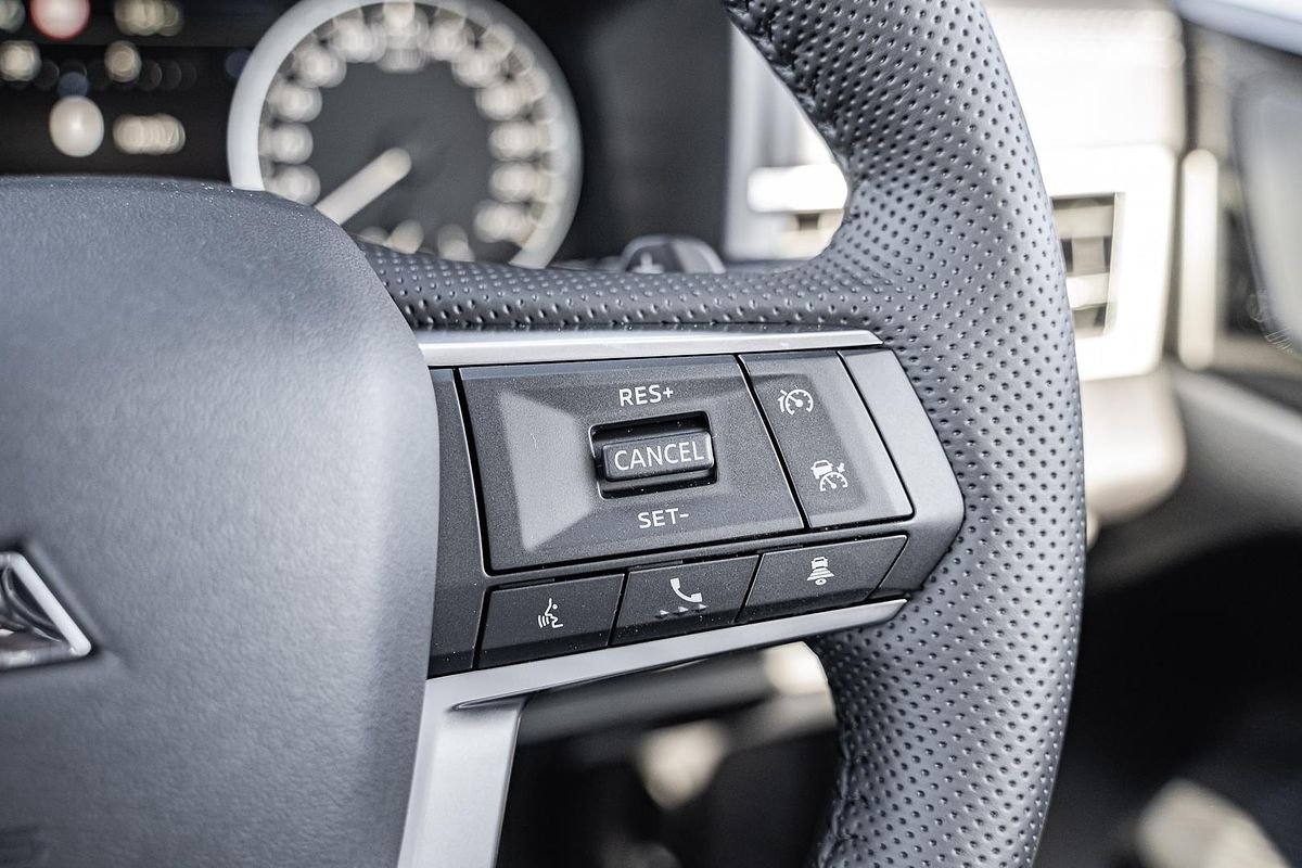 2025 Mitsubishi Outlander LS ZM