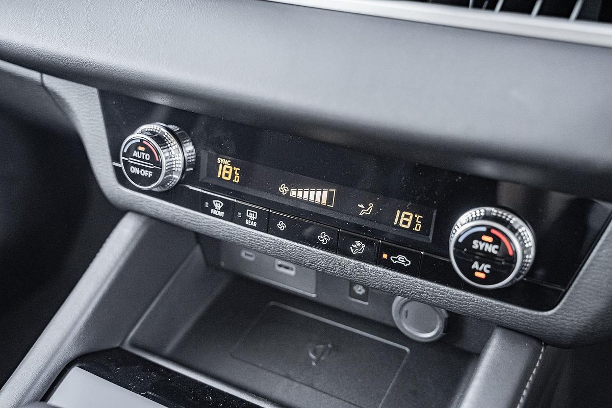2025 Mitsubishi Outlander LS ZM