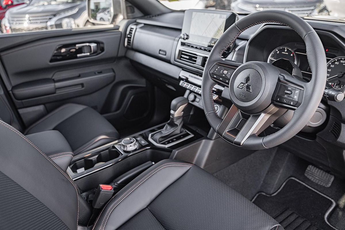 2025 Mitsubishi Triton GSR MV 4X4