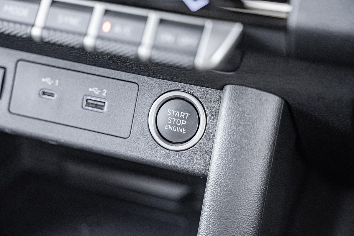 2025 Mitsubishi Triton GSR MV 4X4