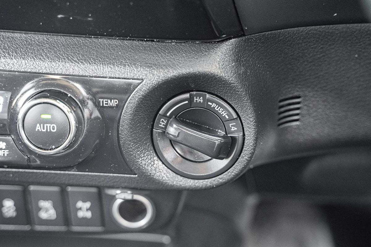 2018 Toyota Hilux SR5 GUN126R 4X4