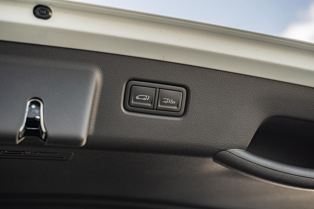 2025 Hyundai STARIA Highlander US4.V3