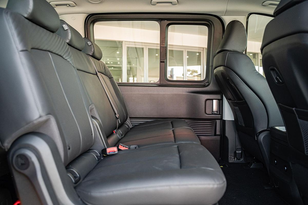 2025 Hyundai STARIA Highlander US4.V3