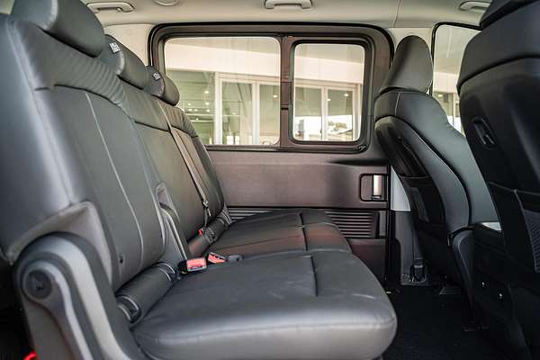 2025 Hyundai STARIA Highlander US4.V3