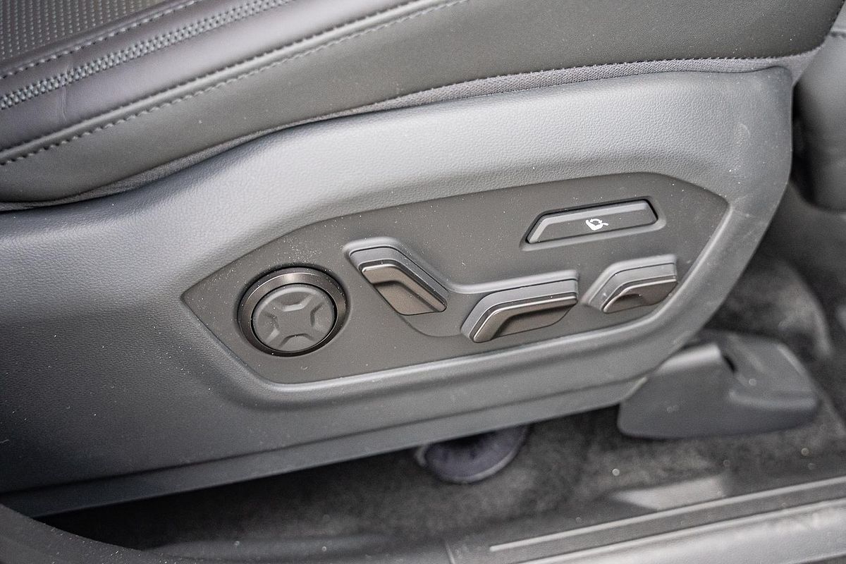 2025 Hyundai Santa Fe Calligraphy MX5.V1