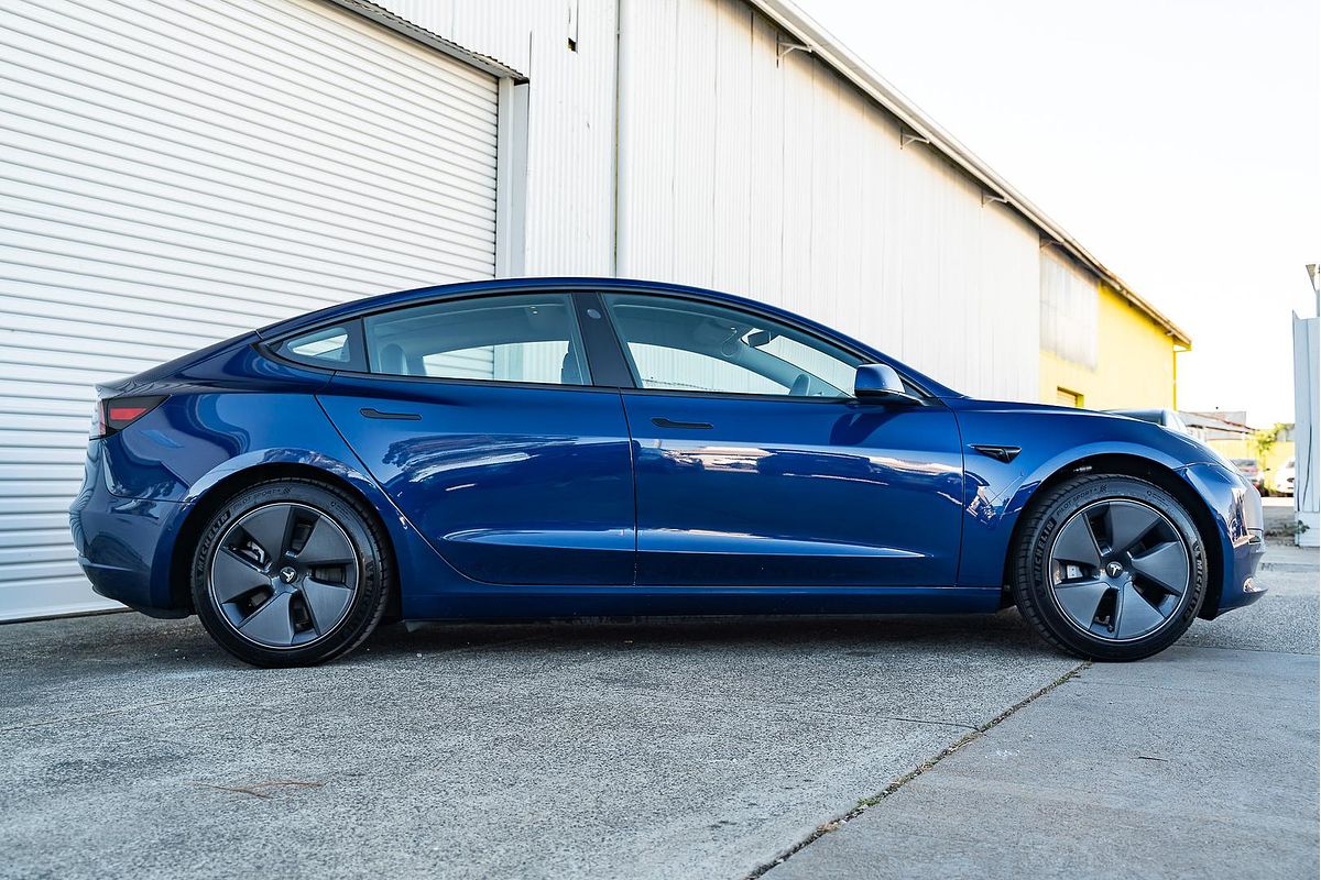 2022 Tesla Model 3 Rear-Wheel Drive