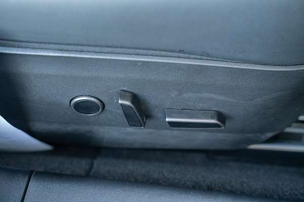 2022 Tesla Model 3 Rear-Wheel Drive