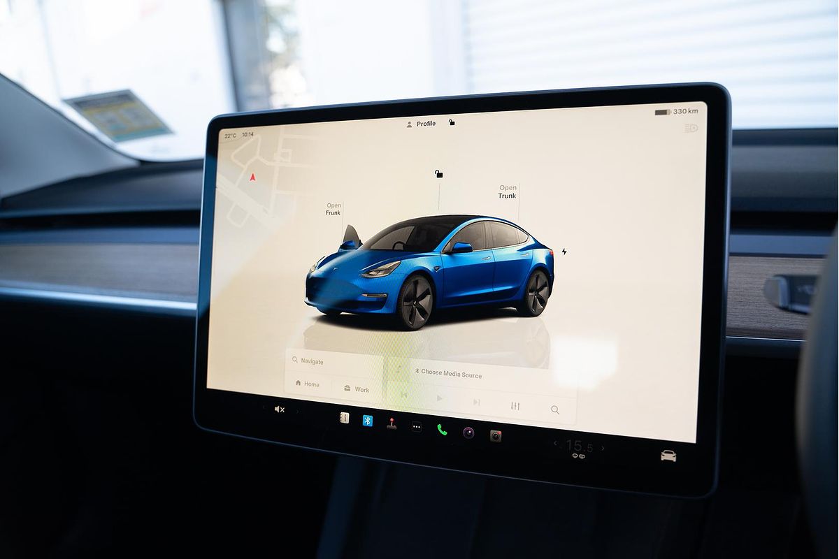 2022 Tesla Model 3 Rear-Wheel Drive
