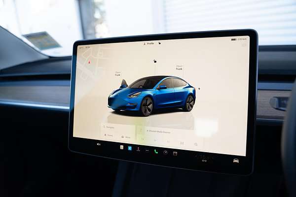 2022 Tesla Model 3 Rear-Wheel Drive