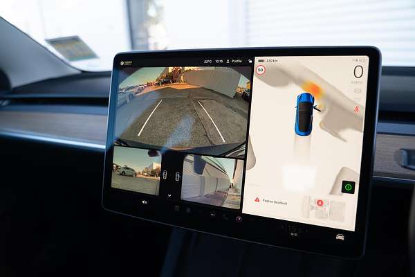 2022 Tesla Model 3 Rear-Wheel Drive
